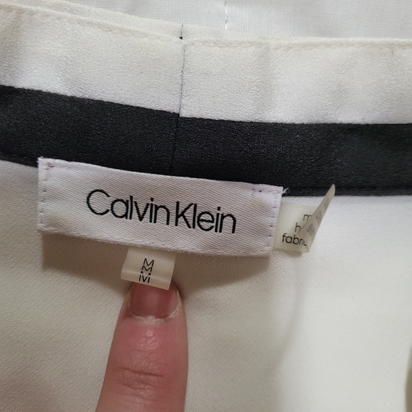 Beautiful blouse - Picture 2 of 5